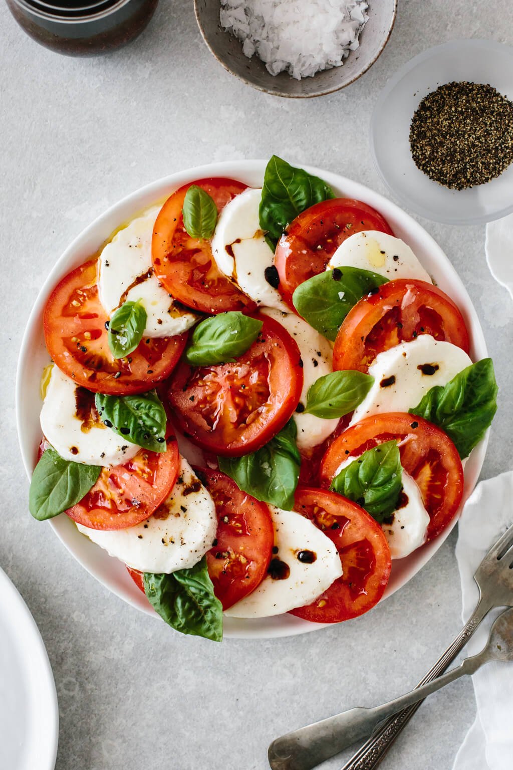 Caprese salad ingredients basil