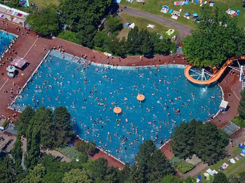 Berlin pools family areas