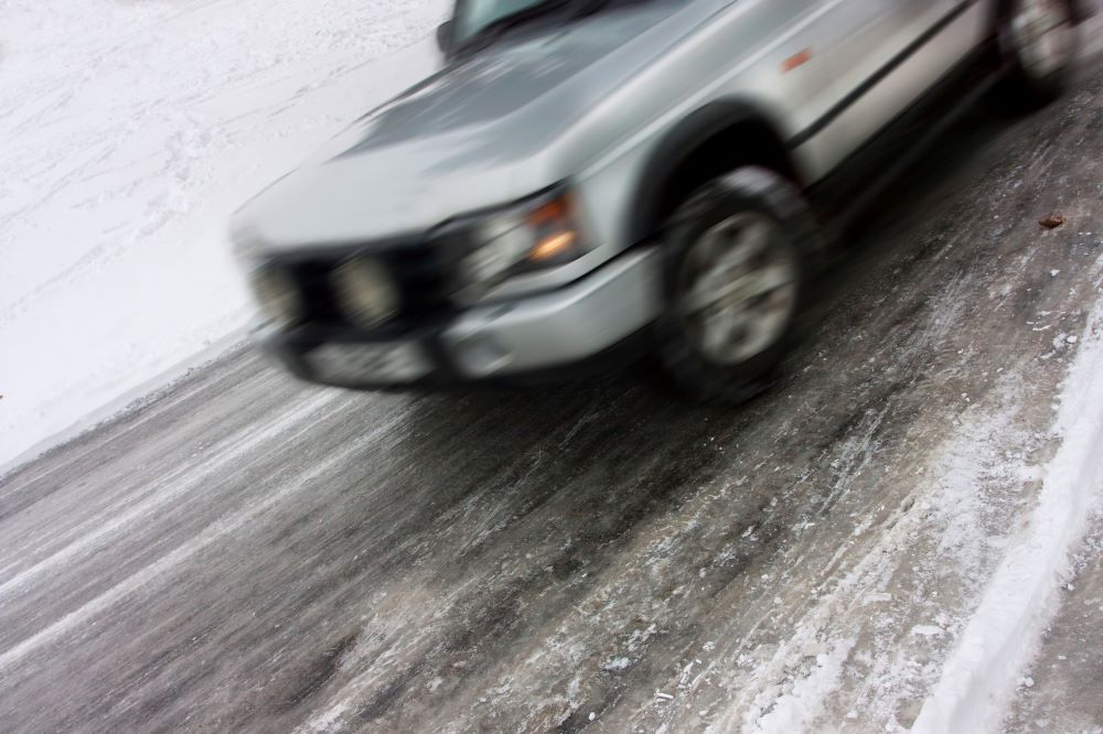 vehicle skidding on ice