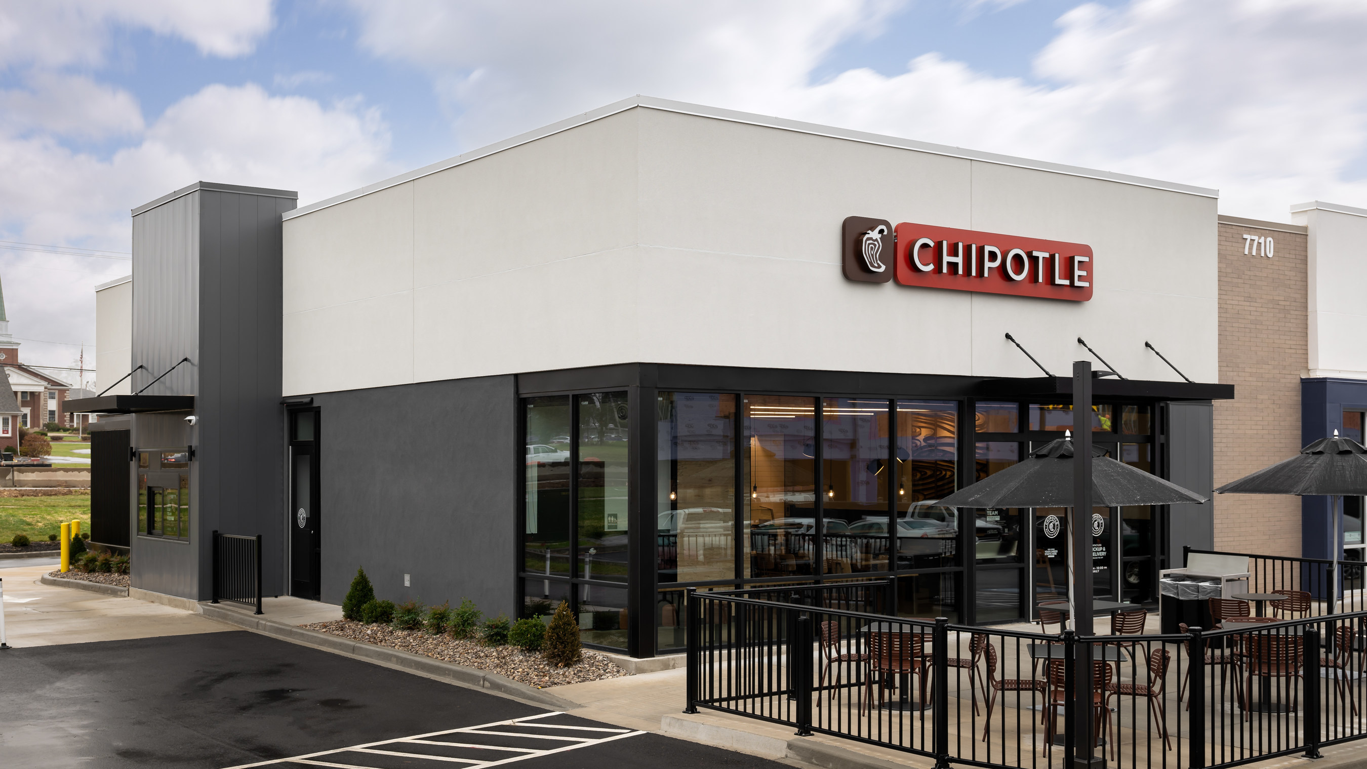 Chipotle restaurant exterior