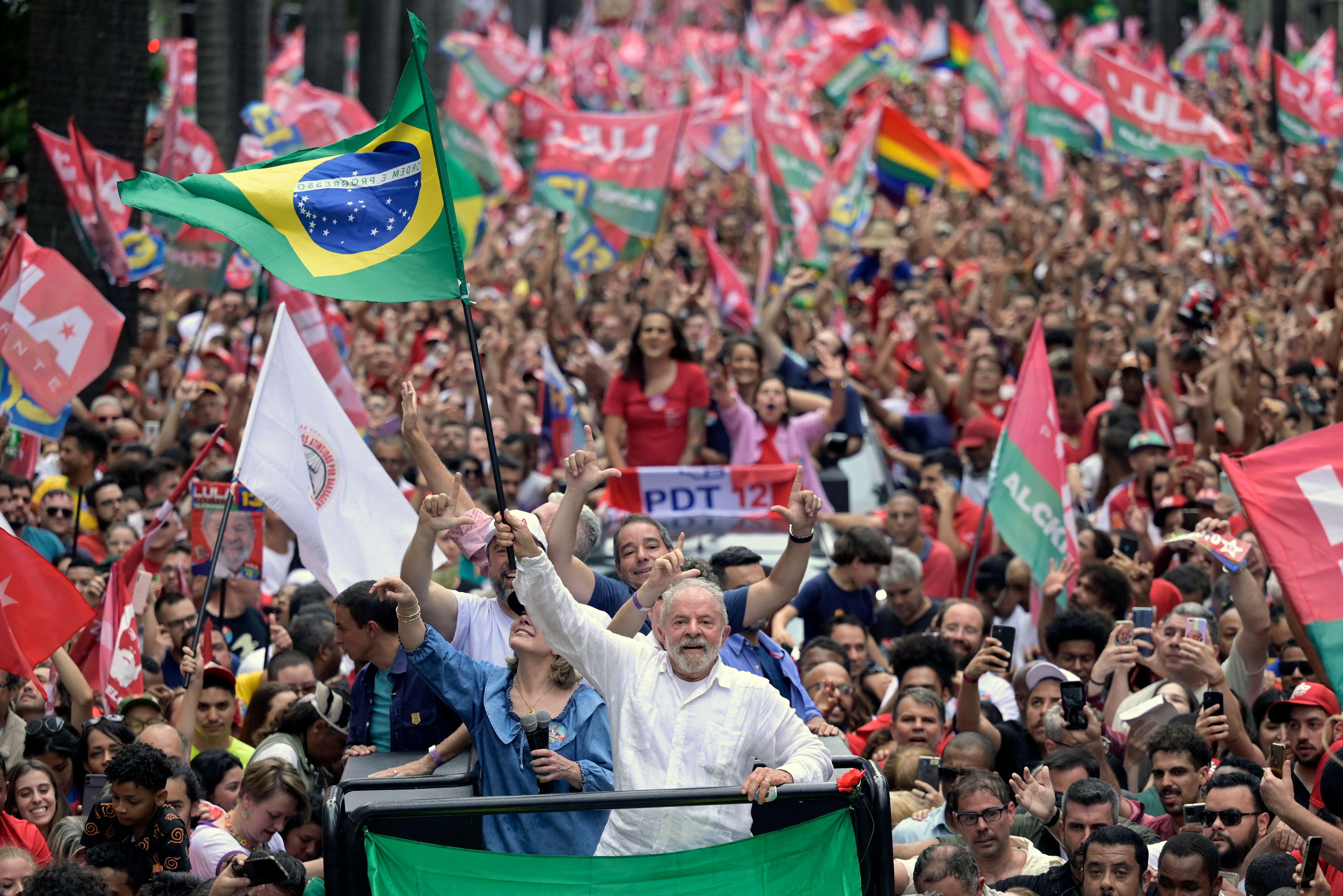 Lula da Silva speaking at a campaign rally