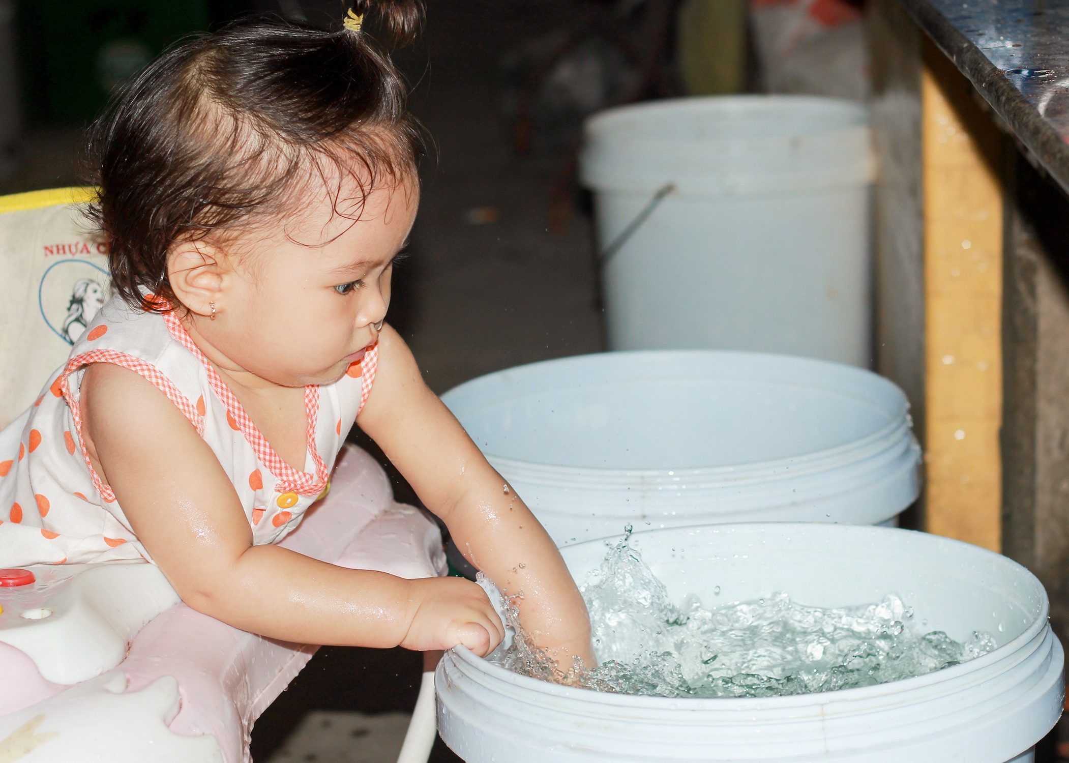 toddler skin color curiosity