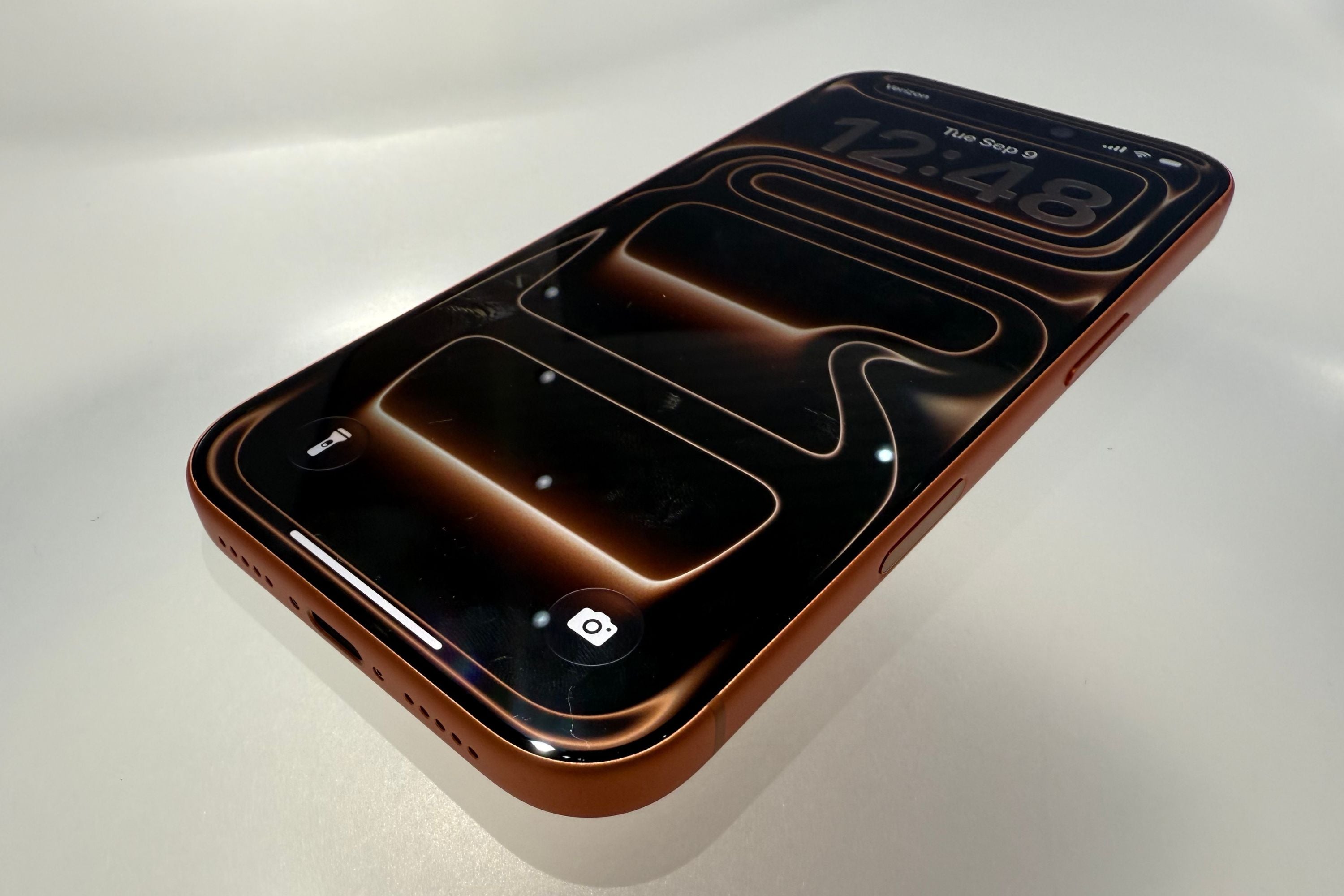 iPhone 17 Pro Max display brightness