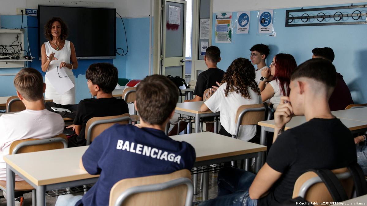 Italy school sex education curriculum