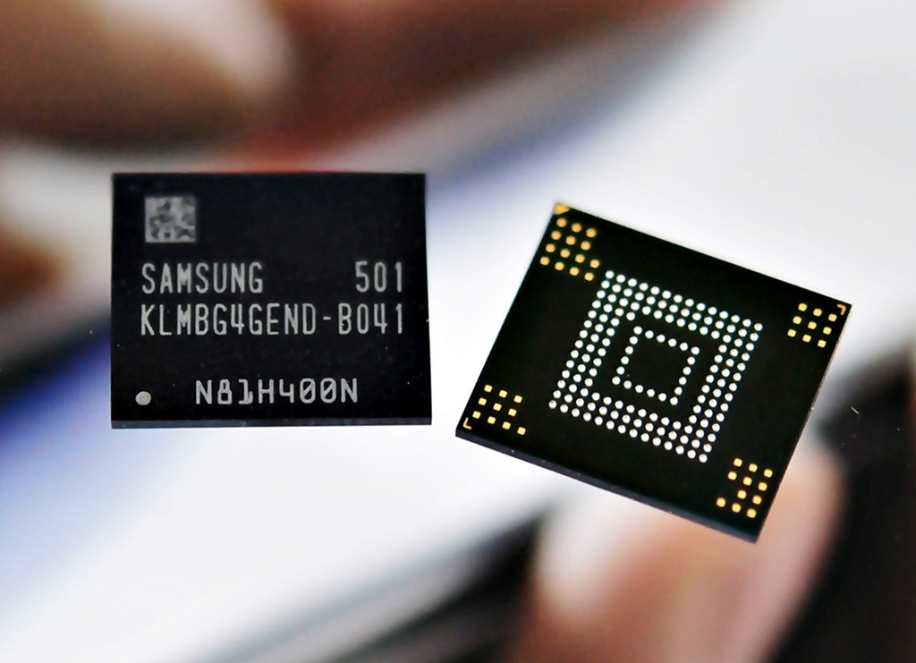 DRAM NAND memory chip
