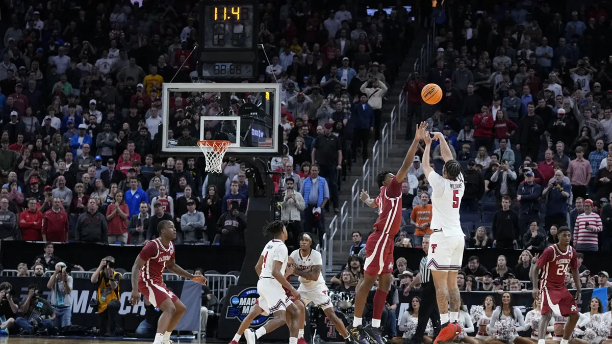 basketball game-tying three-pointer