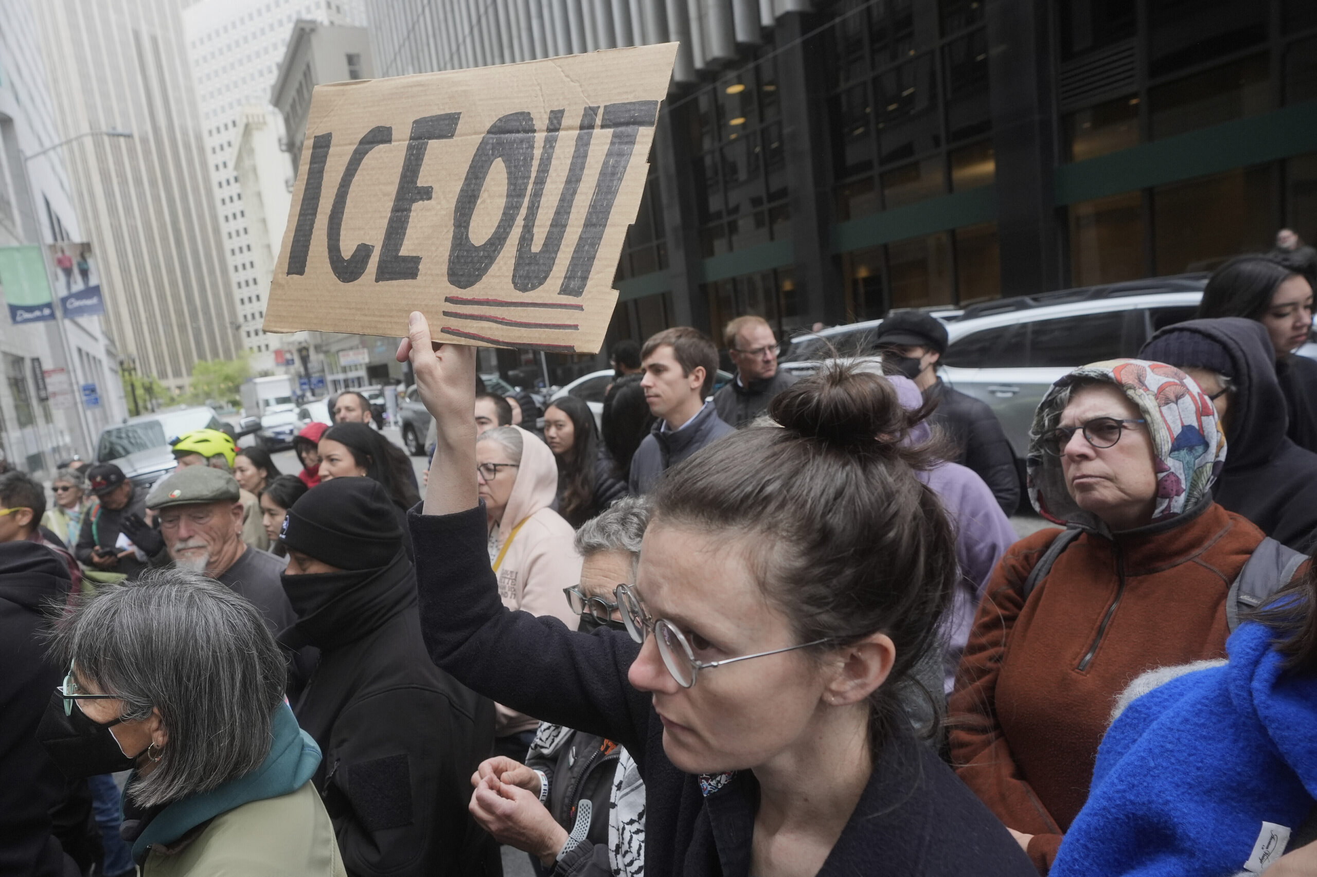 White House Shares Altered Image After ICE Protest: What It Means
